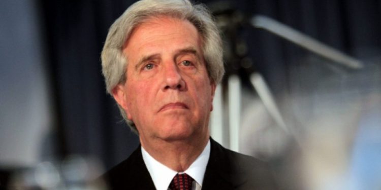 Presidente de Uruguay cesa a cúpula militar y de Defensa Presidente de Uruguay cesa a cúpula militar y de Defensa