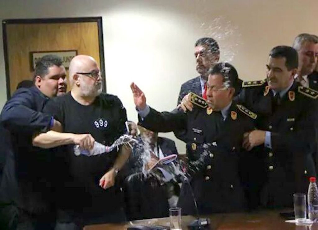 Paraguayo Cubas justifica exabrupto durante sesión para ascenso de policías Paraguayo Cubas justifica exabrupto durante sesión para ascenso de policías