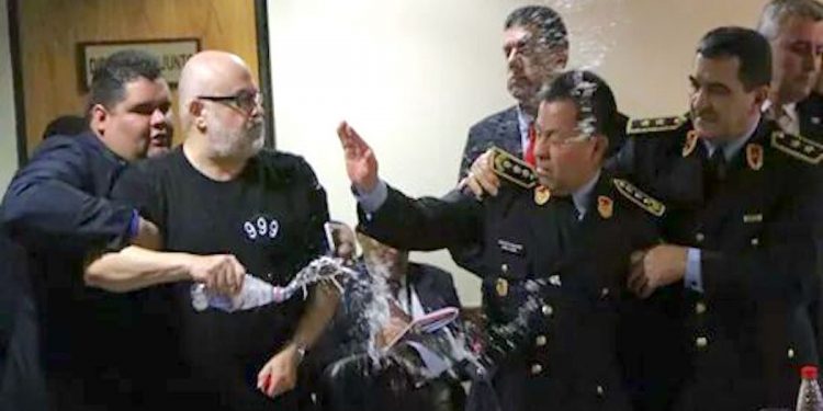 Paraguayo Cubas justifica exabrupto durante sesión para ascenso de policías Paraguayo Cubas justifica exabrupto durante sesión para ascenso de policías