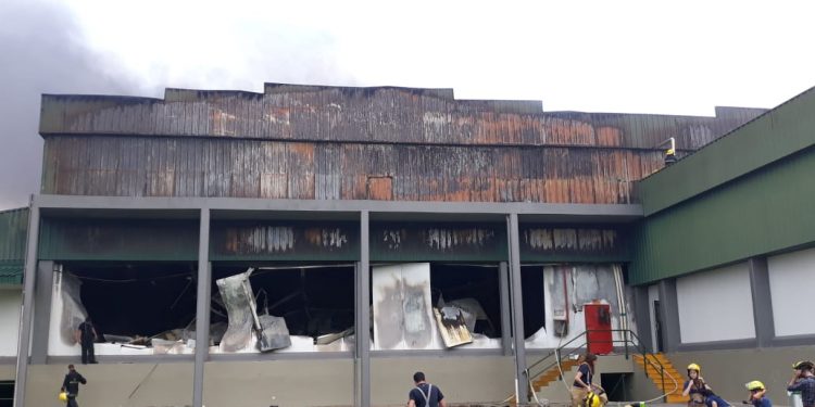 Incendio en FrigoChorti ha sido controlado