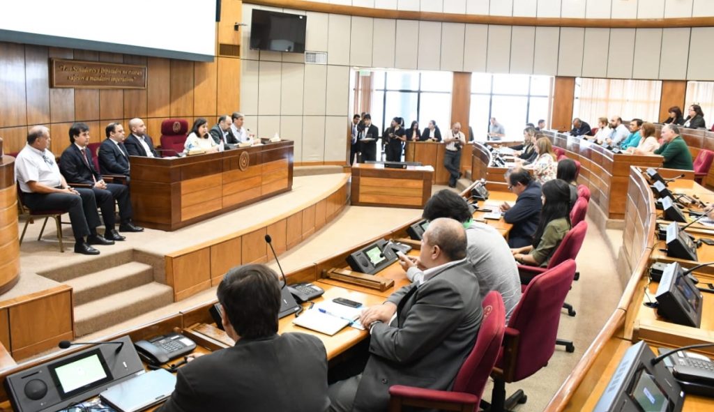 Estudios confirman que mortandad de peces fue por falta de oxígeno