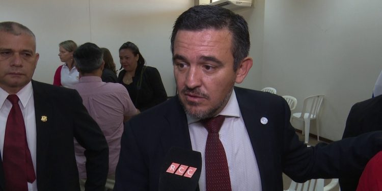 Petta culpa a gobernación de Alto Paraguay por falta de almuerzo escolar