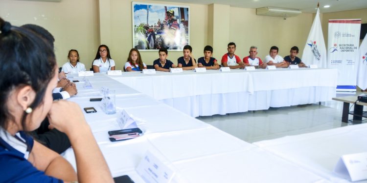 Delegaciones deportivas parten a México y Colombia para representar al país