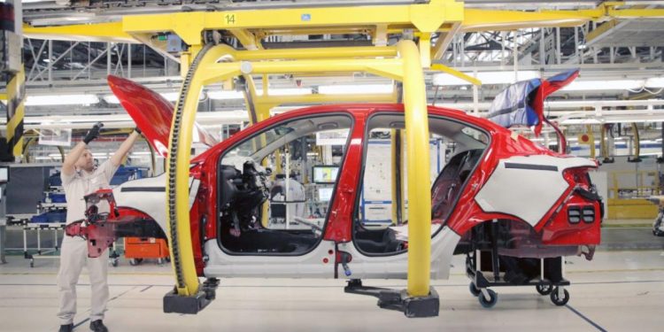 Industria automotriz argentina, con las ruedas desinfladas