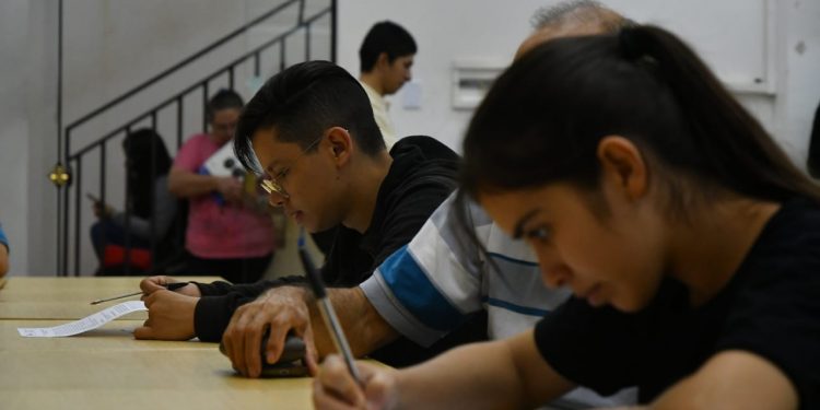 Habilitan formularios para postulación a becas de la Gobernación de Boquerón Habilitan formularios para postulación a becas de la Gobernación de Boquerón