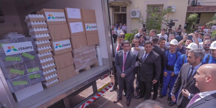 Itaipú dona lote de medicamentos e insumos por valor de G. 4.700 millones