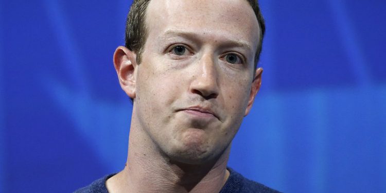 Facebook recopiló “sin querer” correos de más de 1 millón de usuarios Facebook recopiló “sin querer” correos de más de 1 millón de usuarios