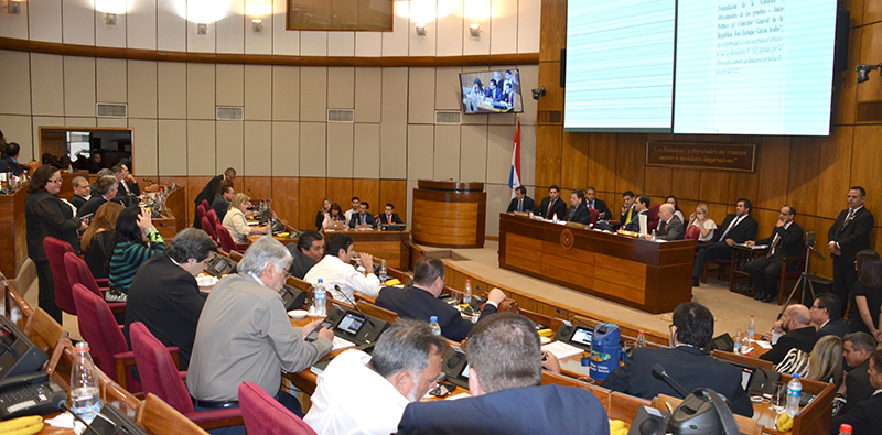 Juicio político al contralor Enrique García se definiría mañana