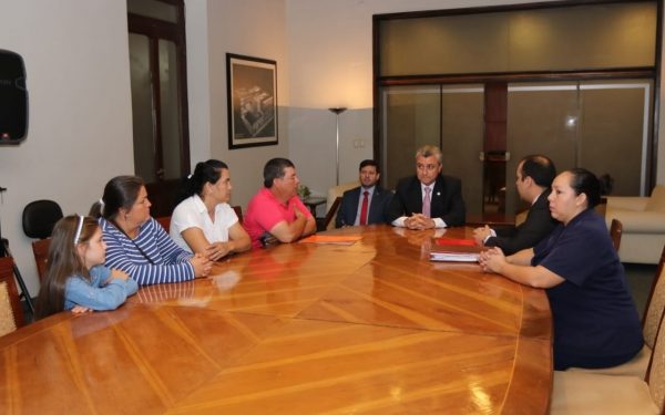 Familiares de policías caídos en combate al EPP exigen pago de indemnización