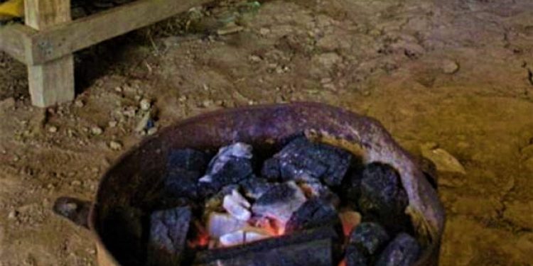 Padre e hijo fallecen en el Chaco tras dejar brasero dentro de la habitación