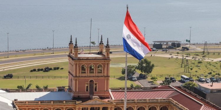 Presidente felicita los 208 años de independencia del Paraguay