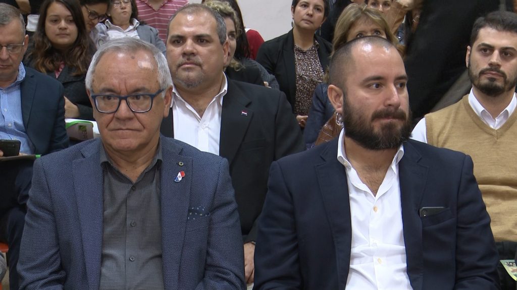 Ambiente e Instituto de la tierra trabajarán para preservar recursos naturales Ambiente e Instituto de la tierra trabajarán para preservar recursos naturales