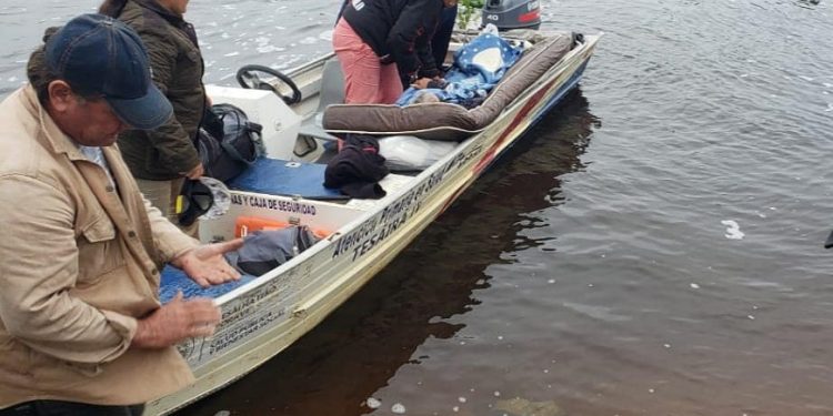 Pacientes chaqueños fueron trasladados hasta Concepción en «ambulancha»