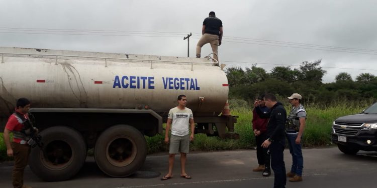 SENAD intercepta camión cisterna repleto de marihuana en el Chaco SENAD intercepta camión cisterna repleto de marihuana en el Chaco