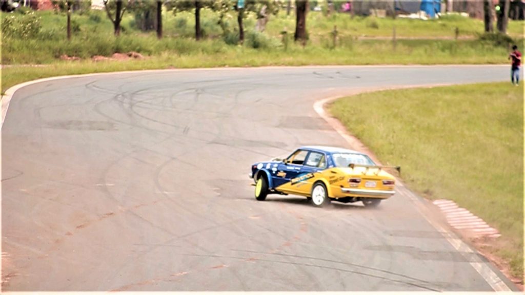 Expertos impartirán cursos de derrape para vehículos de competición