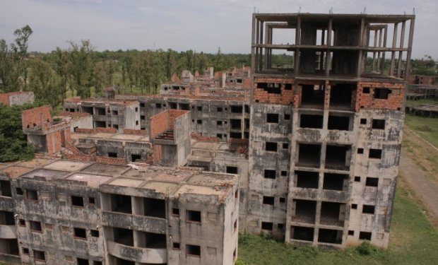 Anuncian llamado a licitación para culminar obras del Complejo habitacional de Mariano