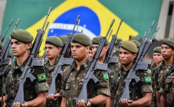 Bolsonaro Quiere Instalar Colegios Militares En Todas Las Capitales De Los Estados De Brasil Rcc
