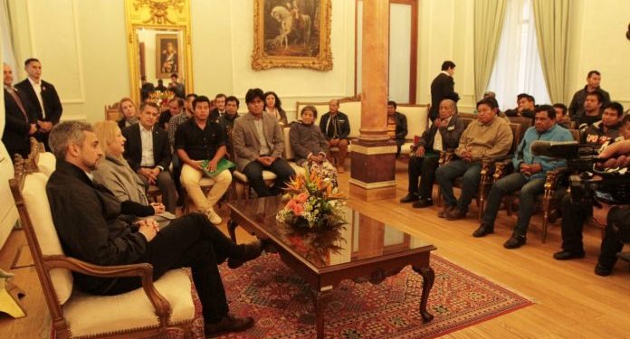 Ejecutivo conversó con representantes indígenas sobre proyectos de desarrollo en sus comunidades