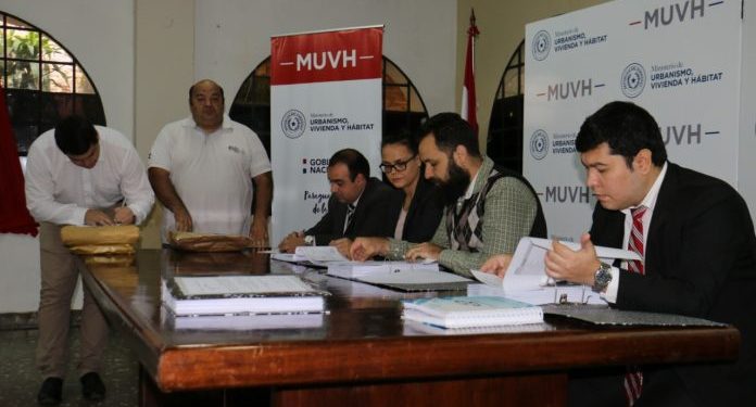 Ministerio recibió ofertas para concluir 320 viviendas en comunidades indígenas