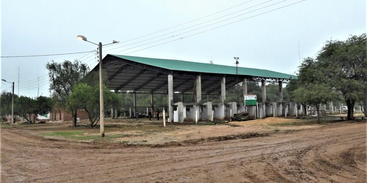 Mejoras del Centro Social de Mariscal Estigarribia culminarán en un mes