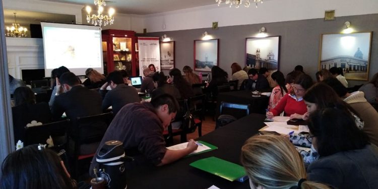 Salud capacita a unos 80 profesionales para red de cesación tabáquica