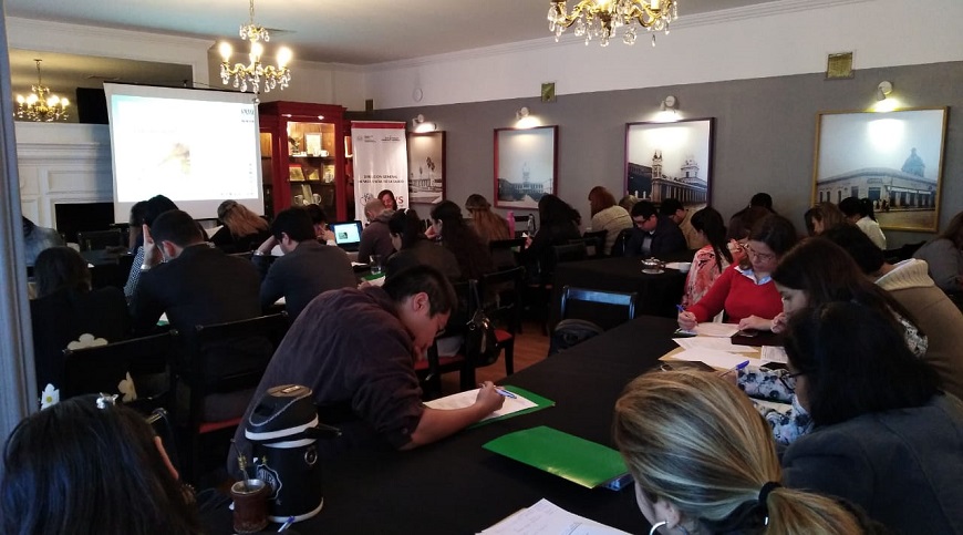 Salud capacita a unos 80 profesionales para red de cesación tabáquica