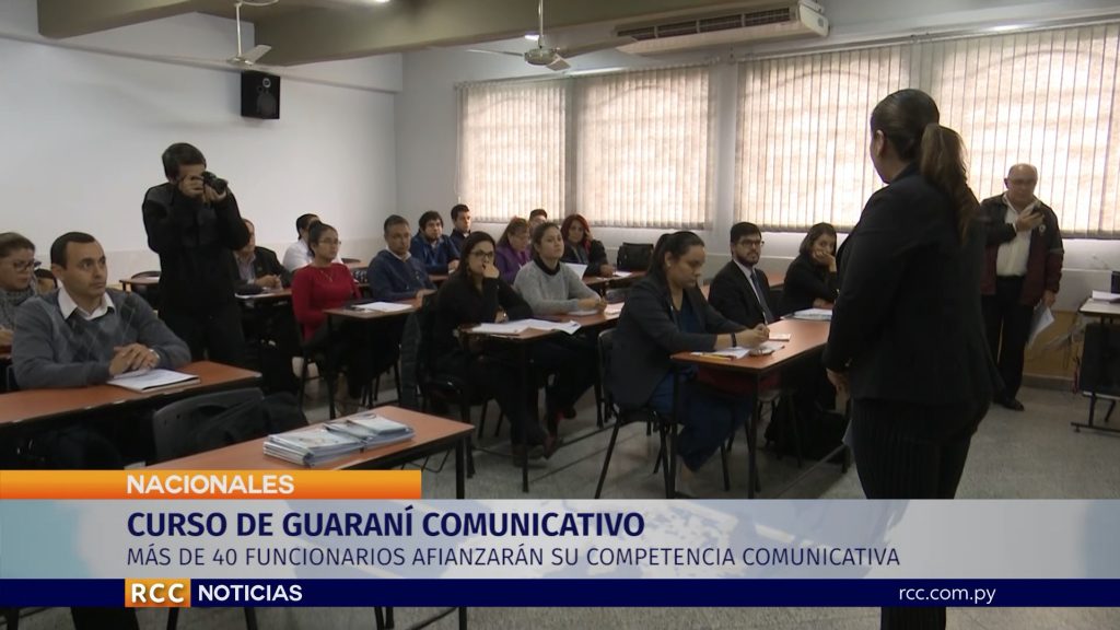 Más de 40 funcionarios se capacitan en uso del guaraní para uso en sus tareas