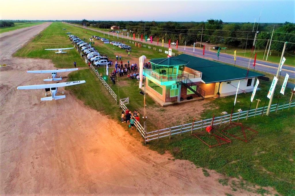 Inauguran coqueta y moderna torre de control en el Aeródromo Loma Plata. Inauguran coqueta y moderna torre de control en el Aeródromo Loma Plata.