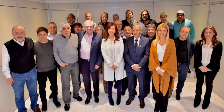 Fórmula Fernández-Kirchner suma respaldo clave hacia elecciones argentinas