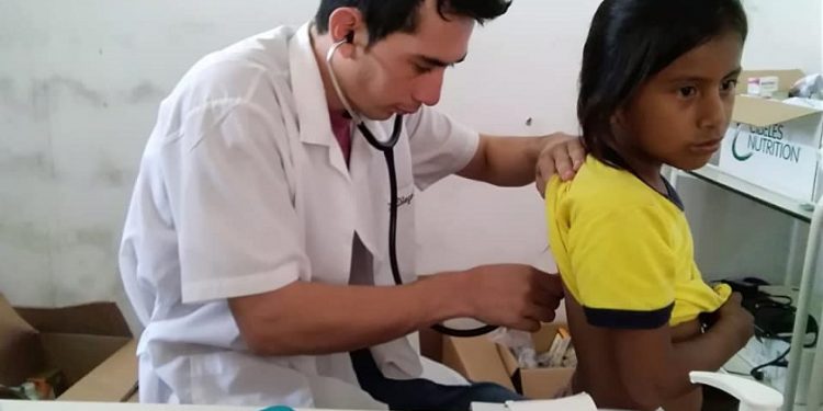 En el chaco siguen asistiendo a comunidades indígenas aisladas por las inundaciones