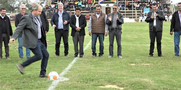 La Copa Paz del Chaco inauguró el estadio departamental de Boquerón