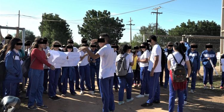 Alumnos repudian proceder de la Gobernación y su administrador