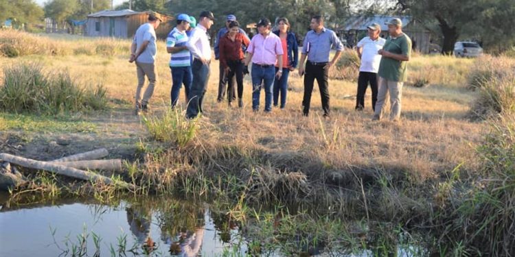 Tte. Montanía: Familias cansadas de beber del tajamar piden agua potable Tte. Montanía: Familias cansadas de beber del tajamar piden agua potable