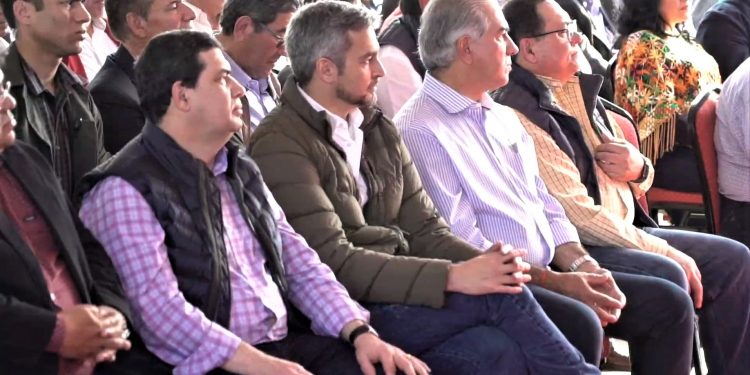 Con presencia de Mario Abdo lanzan licitación del Puente en Carmelo Peralta Con presencia de Mario Abdo lanzan licitación del Puente en Carmelo Peralta
