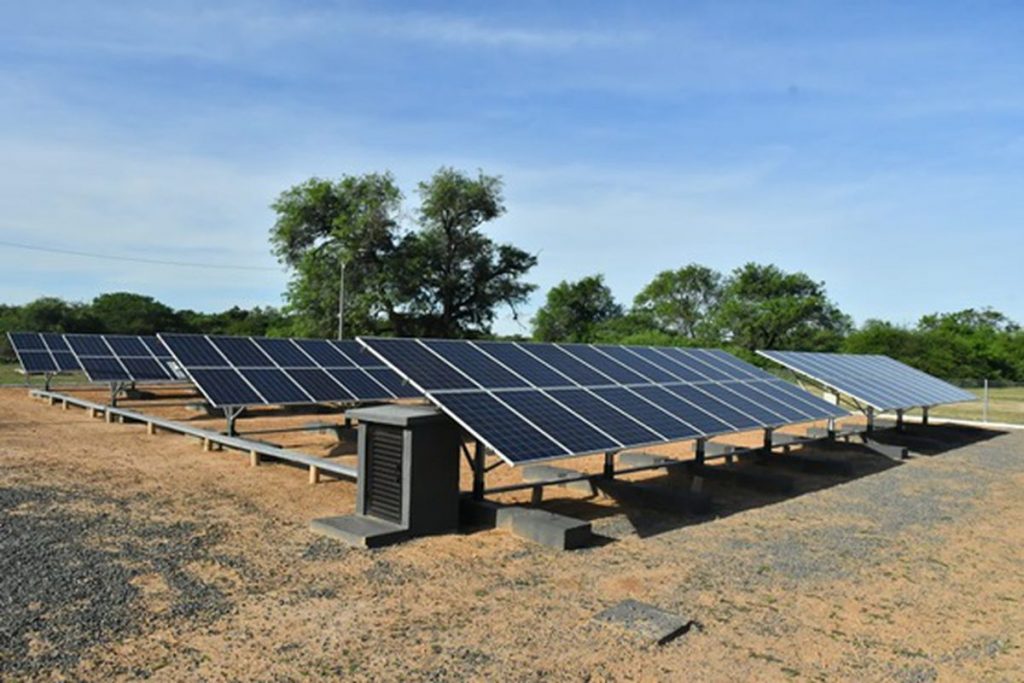 Diputada chaqueña pide al MOPC llevar a cabo el proyecto de paneles solares para Alto Paraguay Diputada chaqueña pide al MOPC llevar a cabo el proyecto de paneles solares para Alto Paraguay