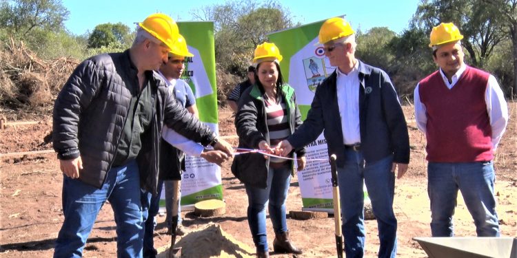 Dan palada inicial a construcción de nuevo Centro de Salud para Línea 32