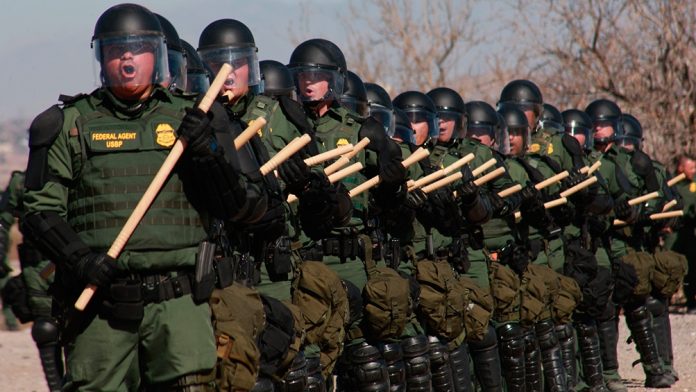 Comenzaron las redadas contra inmigrantes ilegales en nueve ciudades de EEUU