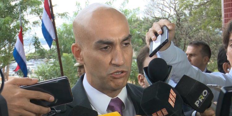 Salud apuesta a la tecnología para historial médico y control de medicamentos