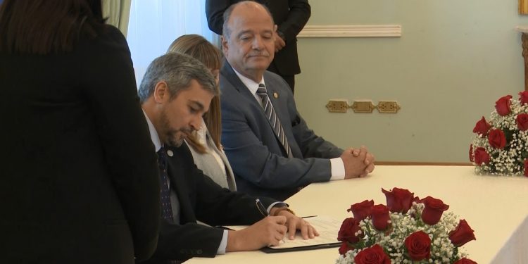 Ejecutivo promulga ley de empleo parcial para incluir a sectores excluidos