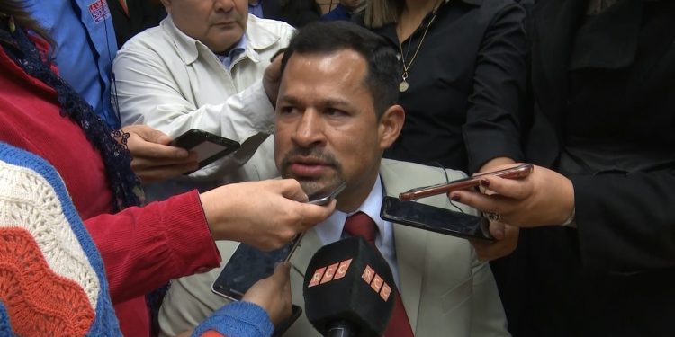 Ulises Quintana defiende decisión de jueza que le permite litigar en libertad