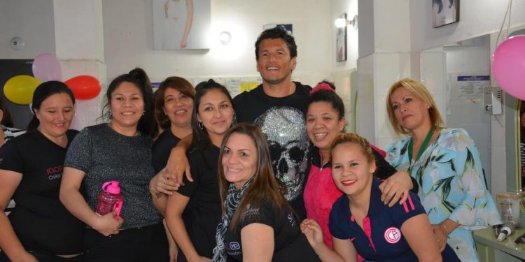 La visita del futbolista que emocionó en Buen Pastor