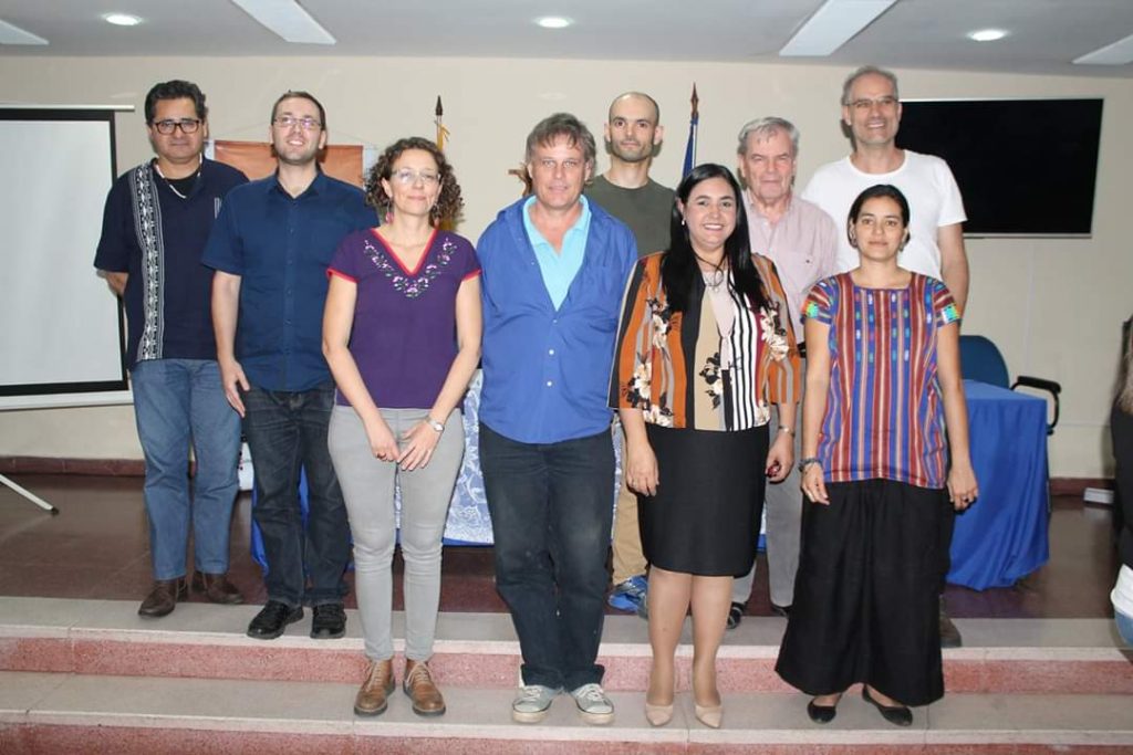 Culmina con éxito simposio de lenguas indígenas en Asunción