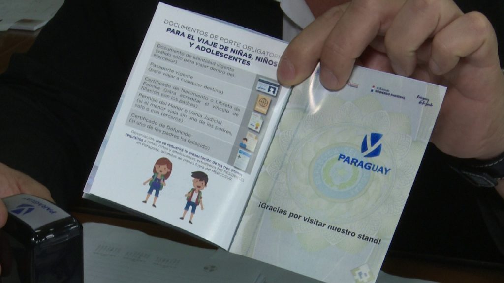Lanzan sello con la marca de Paraguay para pasaportes de turistas