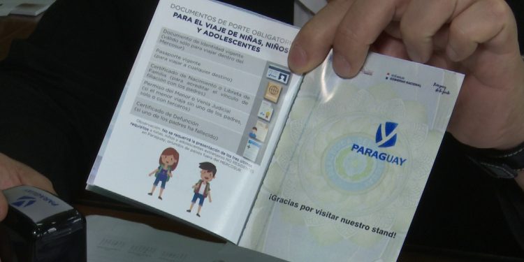 Lanzan sello con la marca de Paraguay para pasaportes de turistas