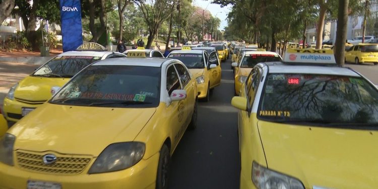Equipo fiscal acompañará policías que impedirán a taxistas cerrar calles
