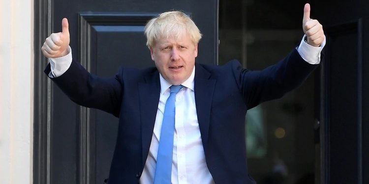 Johnson asume como primer ministro tras audiencia con la reina Isabel II