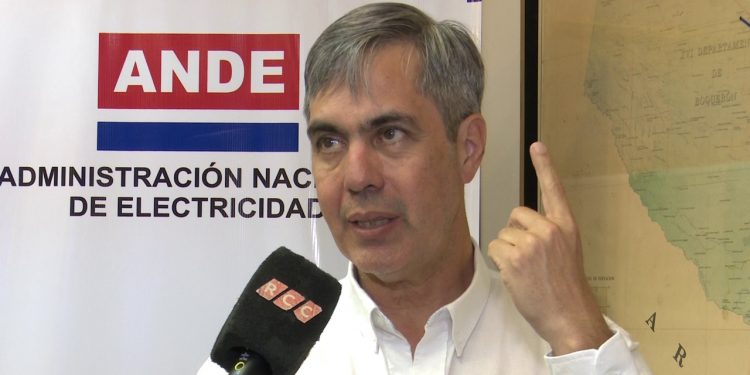 Pedro Ferreira presentó su renuncia como titular de la ANDE