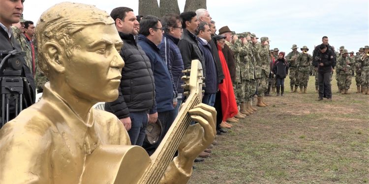 Rinden homenaje a héroes de la histórica Batalla de Nanawa en el Chaco Rinden homenaje a héroes de la histórica Batalla de Nanawa en el Chaco
