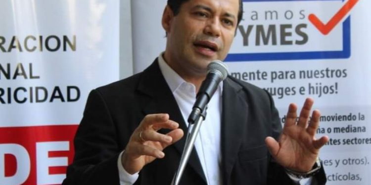 Mario Abdo nombra a Félix Sosa como nuevo titular de la ANDE