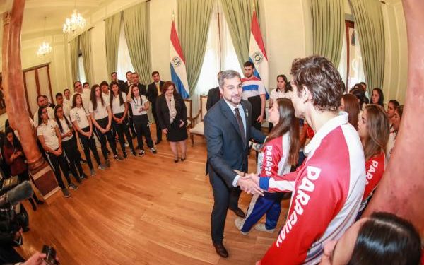 Mandatario deseó éxitos a deportistas que competirán en Juegos Panamericanos